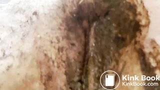 Hot Babe Shits Panties And Smears Scat