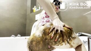 Hot Babe Shits Panties And Smears Scat