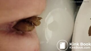 scat,,, a crackling and grunting close up poop