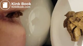 scat,,, a crackling and grunting close up poop