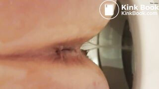 scat,,, a crackling and grunting close up poop