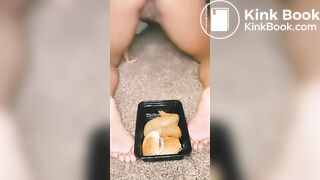 Ebony makes shit sandwich