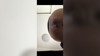 中国女王卉主S绝佳坐脸视角拉屎