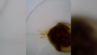 Thai girl pooping - video 8