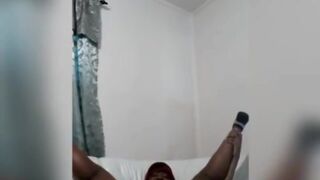 Ebony babe shitting - video 2