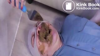 Lucky toilet gets perfect creamy dessert off