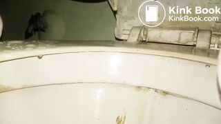 Asian girl shitting - video 8