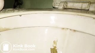 Asian girl shitting - video 8