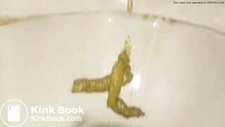 Asian girl shitting - video 8