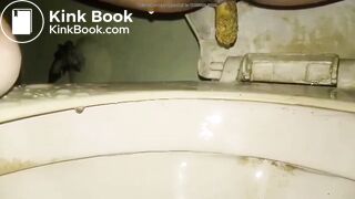 Asian girl shitting - video 8