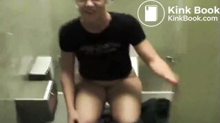 girl toilet - video 26