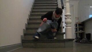 Pooping woman - video 7