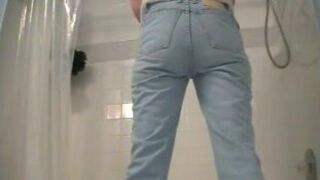 RUNNY SHIT IN LIGHT BLUE JEANS