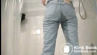 RUNNY SHIT IN LIGHT BLUE JEANS