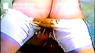 Panty poop girl (Old video)