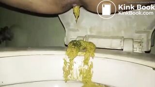 Girl shitting again