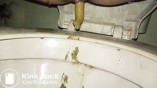 Girl doing a poo - video 2