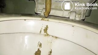 Girl doing a poo - video 2