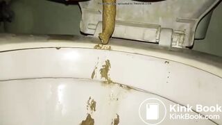 Girl doing a poo - video 2