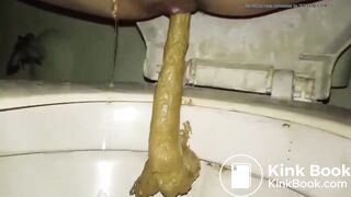 Girl doing a poo - video 2
