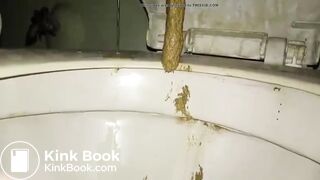 Girl doing a poo - video 2