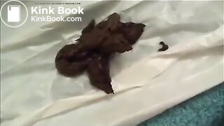 Hot girl shitting - video 13