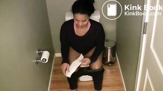 Girl Pooping - video 113