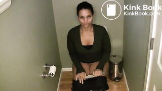 Girl Pooping - video 113