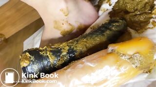 beautiful girl playing with her shit in her vagina