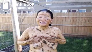 I AM DUNG rubbing shit on herself for the neighbours