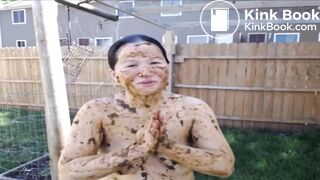 I AM DUNG rubbing shit on herself for the neighbours