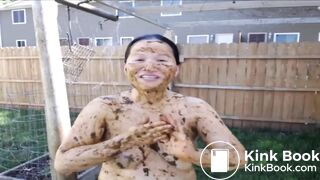 I AM DUNG rubbing shit on herself for the neighbours