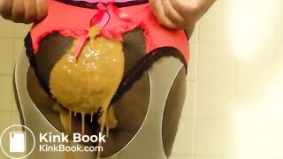 Ebony Girls takes a messy shit in panties
