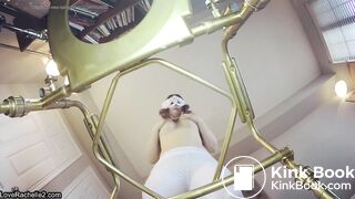 ... shows off her ass