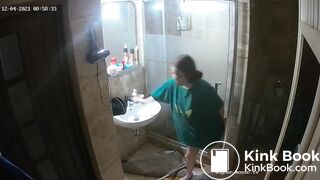 Woman pooping in Toilet 150