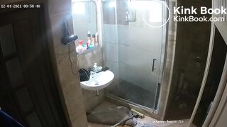Woman pooping in Toilet 150