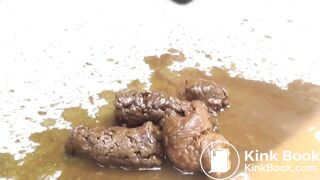 linda japonesa caca en calle