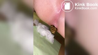 Beautiful Girl pooping - video 2