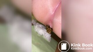 Beautiful Girl pooping - video 2