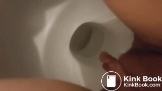 Polish teen pooping on toilet (amateur)