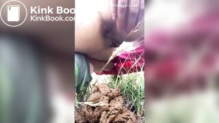 Lady Stops To Poop During Her Jog