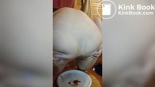 Sexy Girl shits on a Plate 3