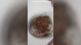 YUMMY SHIT ON TOILET