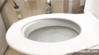 Her Butt Pumps Out Shits