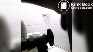 Girl pooping on toilet (voyeur)