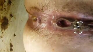 College student eats shit herself