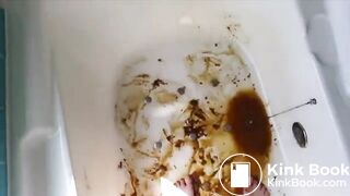 College student eats shit herself