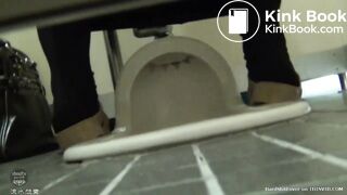 Japanese women shitting in men's toilet (1/6)