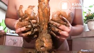 Russian fucks her ass witha shitty dildo