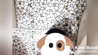 Ông bạn được vợ ỉa vào miệng